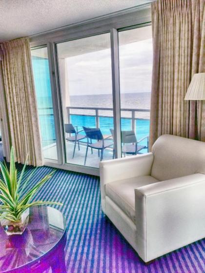 Amazing Views from this 2nd Floor King Suite - image 6