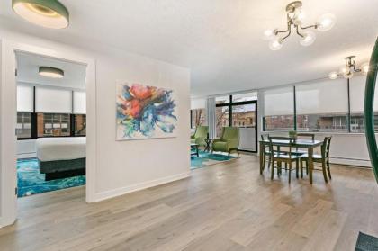 Bright Bold and Bespoke 1-Bedroom Abode in Oak Park - image 2