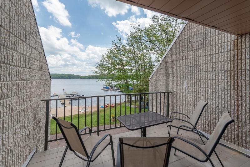 201B - Lakefront One Bedroom Condo with 2 Balconies Peaceful Lake Views! - image 4