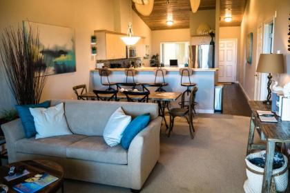 Siren`s Serenity Condo   Oyhut Bay Seaside Village Washington