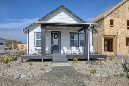 Sunflower Beach Cottage   Oyhut Bay Seaside Village Washington