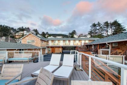 The Oceanside Inn - image 9