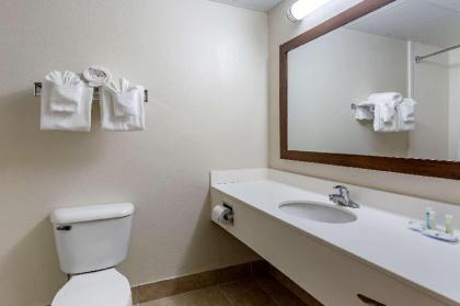 Quality Inn - image 1