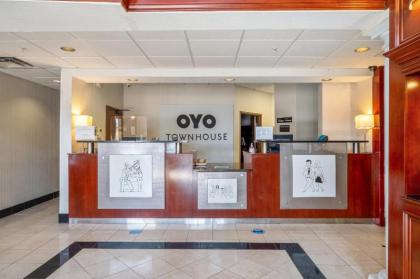 OYO Townhouse Oklahoma City-Penn Square