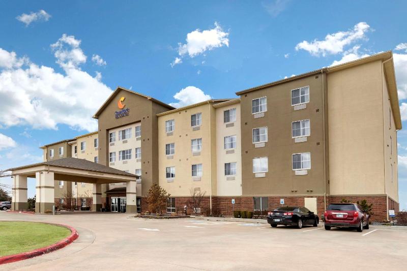 Comfort Inn & Suites Airport Oklahoma City - image 5