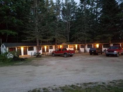 Pine Shore motel and Cabins Maine