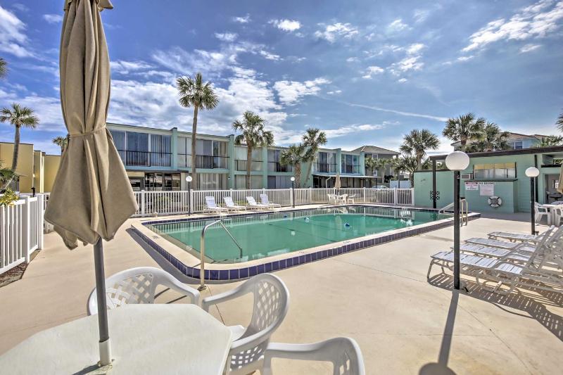 Ormond Beach ResortTownhouse-Steps to Pool and Beach - main image