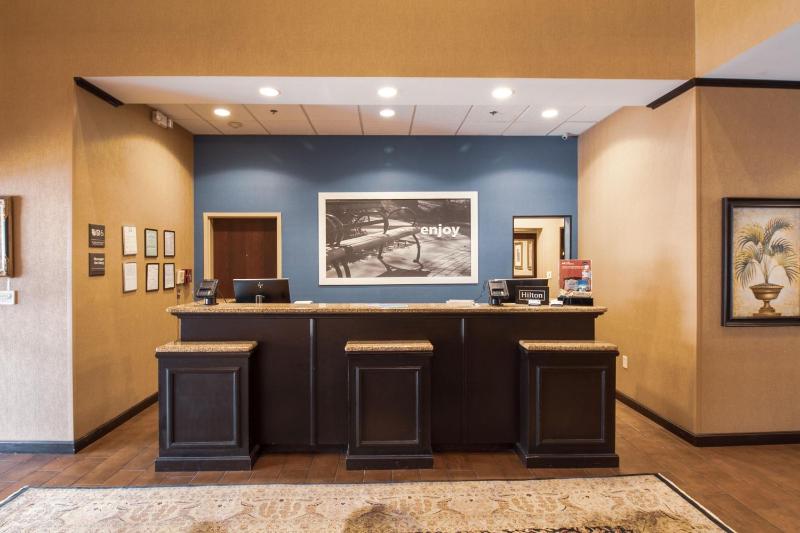 Hampton Inn & Suites Huntsville Hampton Cove - image 5