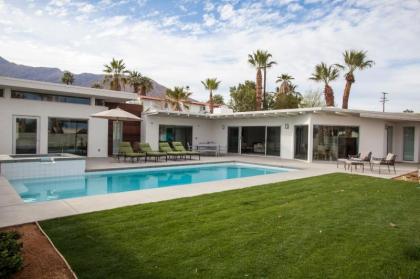 Villa Annika   Beautiful Villa with Large Pool and Spa Palm Springs California