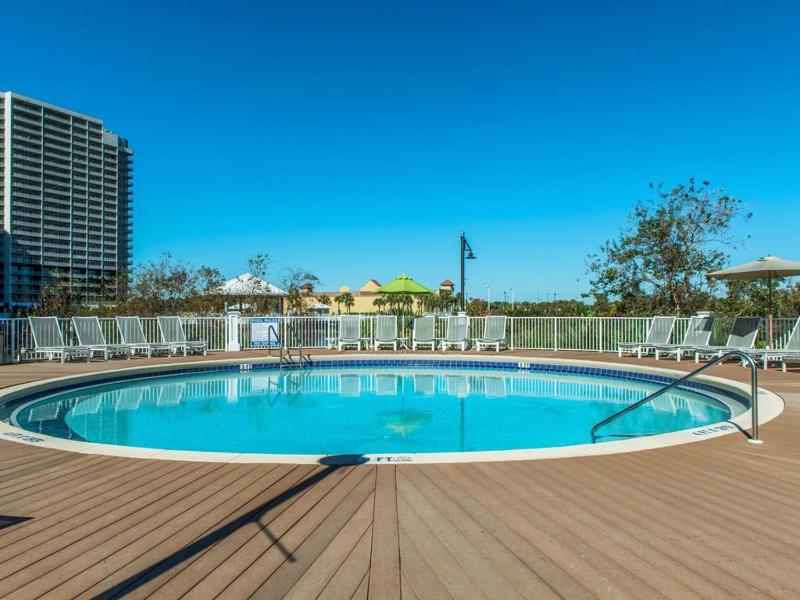 Picturesque Penthouse Paradise-Laketown Wharf 2118 by RealJoy Vacations - image 6