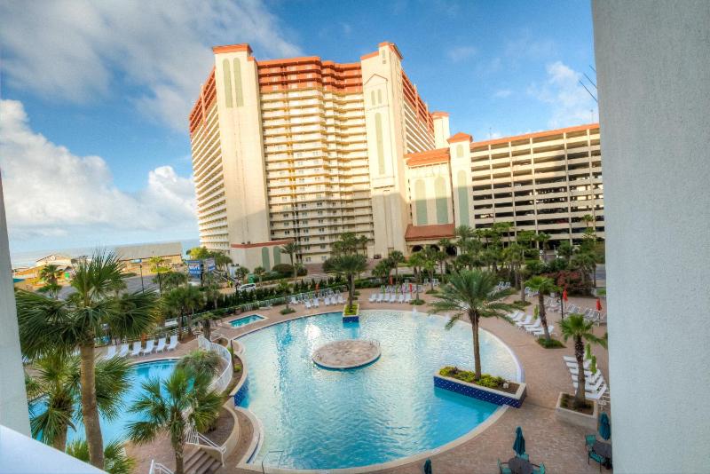 3 BD Laketown Wharf 1038- Best Amenities - main image