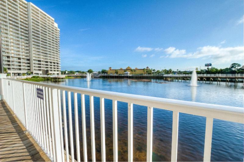 3 BD Laketown Wharf 1038- Best Amenities - image 4