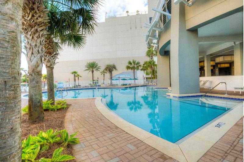 3 BD Laketown Wharf 1038- Best Amenities - image 6