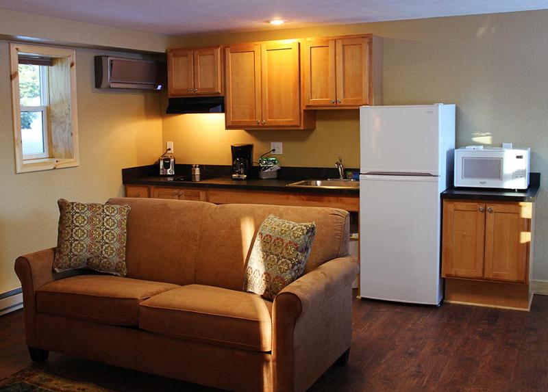 Tahquamenon Suites Lodging - image 3