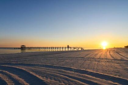 Bright Pass Christian Beach Home - Walk to Beach!