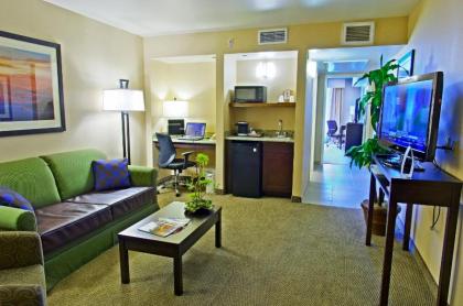 Holiday Inn Phoenix Airport an IHG Hotel - image 17