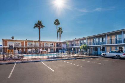 Econo Lodge Phoenix North I-17 - image 17