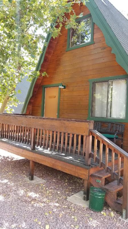 Cabins on Strawberry Hill - image 6