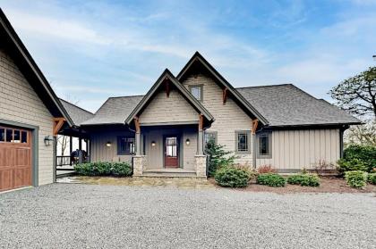 Oak Cottage in Pisgah Forest home