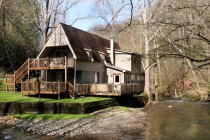 Brook Trout Chalet 2 Bedrooms Sleeps 9 On the Water