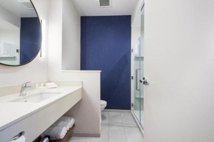 Fairfield Inn & Suites by Marriott Dallas Plano/Frisco - image 7