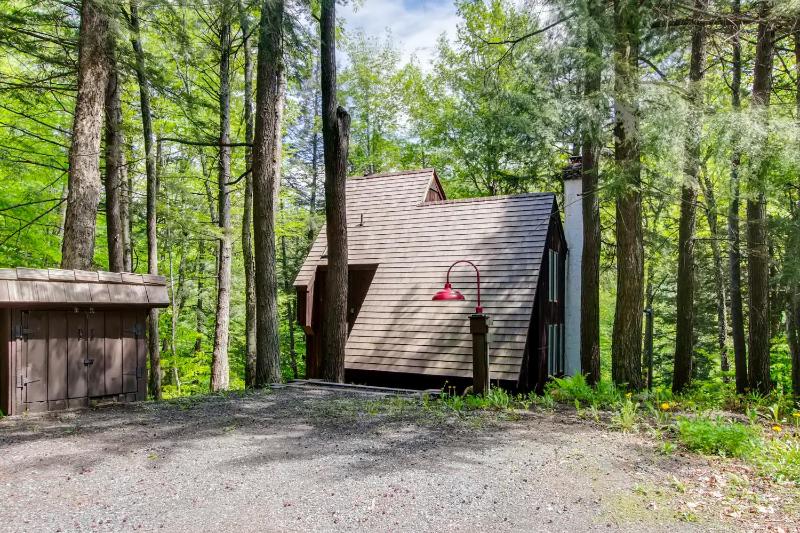 The Antler House an upscale private home located minutes from Amherst Lake - image 2