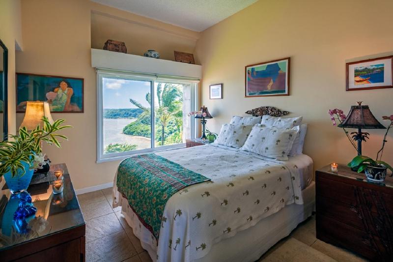 Sealodge E10-oceanfront and updated top floor perfect for honeymoon - image 3