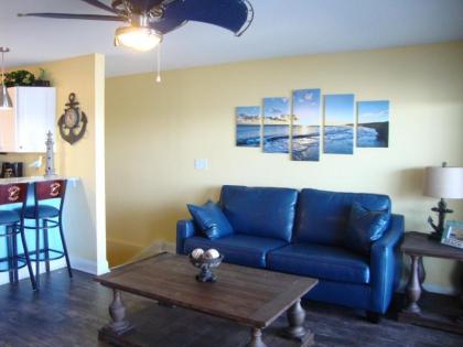 Put-in-Bay Waterfront Condo #113 - image 7