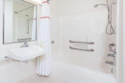 MainStay Suites Raleigh - Cary - image 11