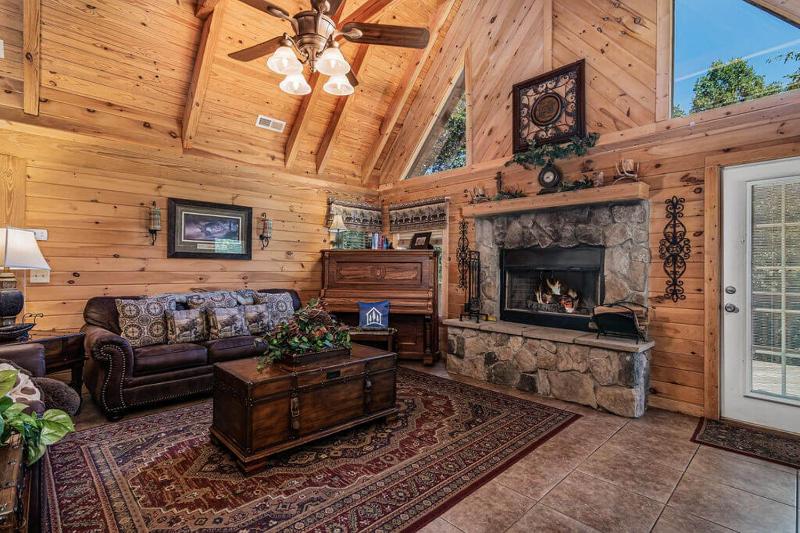 Amazing Premium Cabin HotTub Piano Near Shows Near Big Cedar Jacuzzi Tub - Great Getaway - image 2