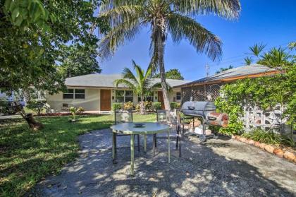 Cozy Singer Island Condos - Walk to the Beach - image 10