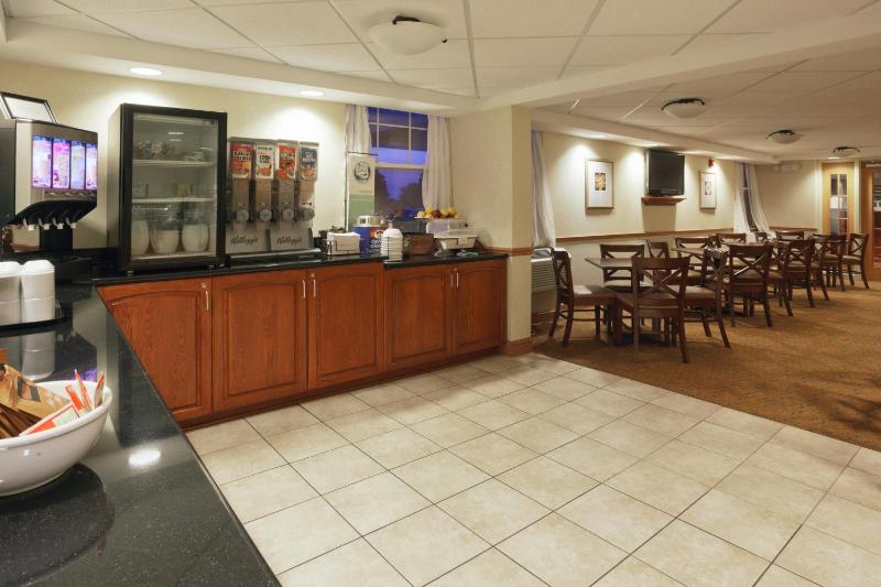 Country Inn & Suites by Radisson Rochester-University Area NY - image 5