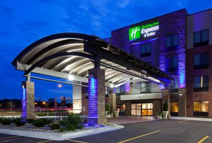 Holiday Inn Express and Suites Rochester West-Medical Center an IHG Hotel