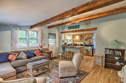 Dreamy Rockport Getaway Less Than Half Mile to Coast! - image 3