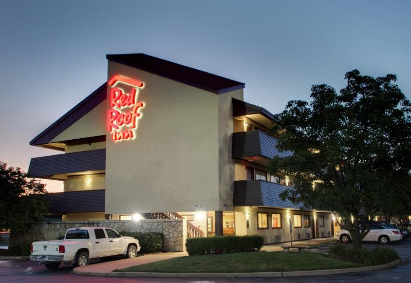 Red Roof Inn St.Louis- Westport - image 5