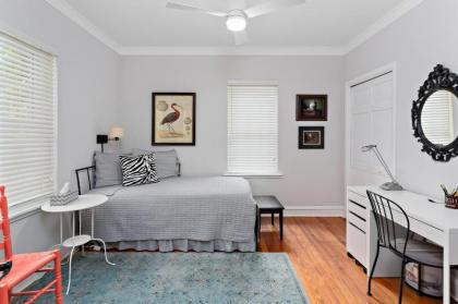 Large and Bright East Beach Home! - image 14