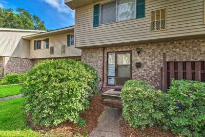 St Simons Island Townhome with Stone Patio and Pool! - image 11