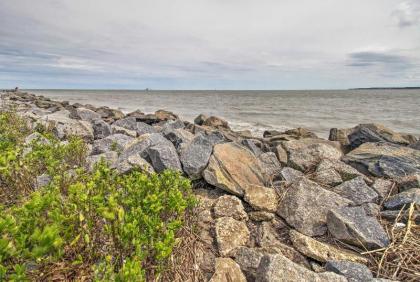 St Simons Island Townhome with Stone Patio and Pool! - image 12