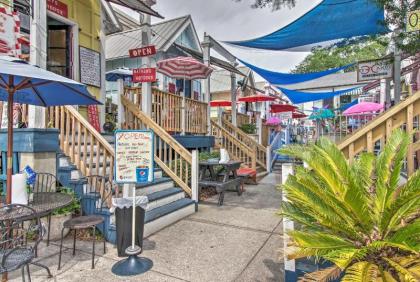 St Simons Island Townhome with Stone Patio and Pool! - image 13