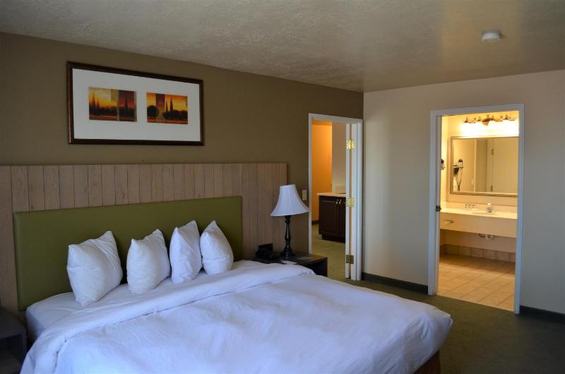 Country Inn & Suites by Radisson West Valley City UT - image 7