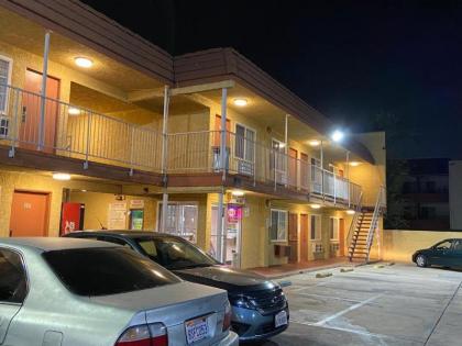 Economy Inn - image 6