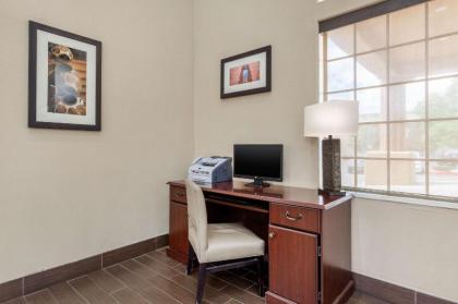 Comfort Inn Santa Fe - image 17