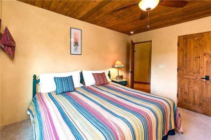 Casa de Paz 4 Bedrooms Fireplace Pets Welcome WiFi Sleeps 12 - image 14