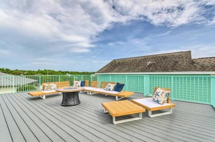 Sunny Santa Rosa Beach Escape with Rooftop Deck - image 2