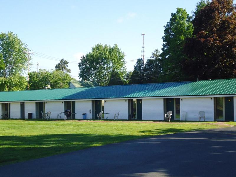 Adirondack Inn - main image