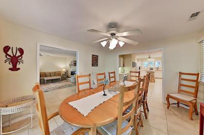 Five Oaks Coastal Cottage in Gated Seabrook Island home - image 6