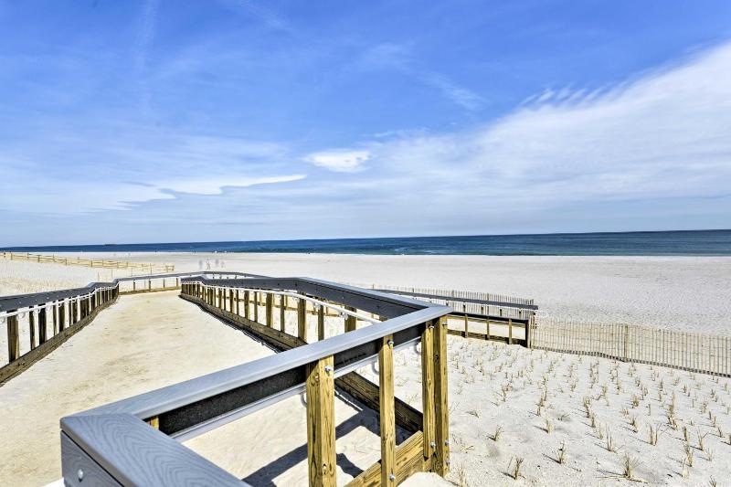 Seaside Heights Condo with Deck Less Than half Mi to Boardwalk! - image 4