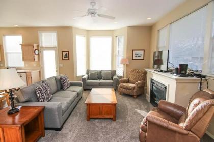 Seaside Vacation Rental - image 11