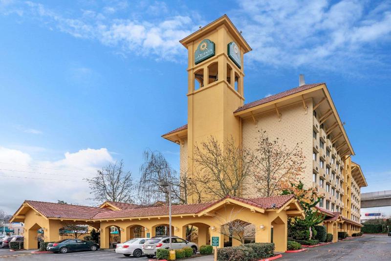 La Quinta by Wyndham Seattle Sea-Tac Airport - image 5