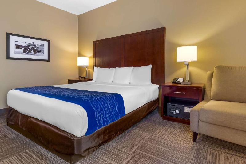 Comfort Inn & Suites SeaTac - image 7